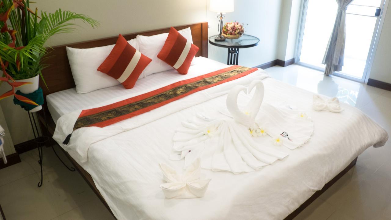 Palm Ville Pass Up Mansion Chonburi Bagian luar foto