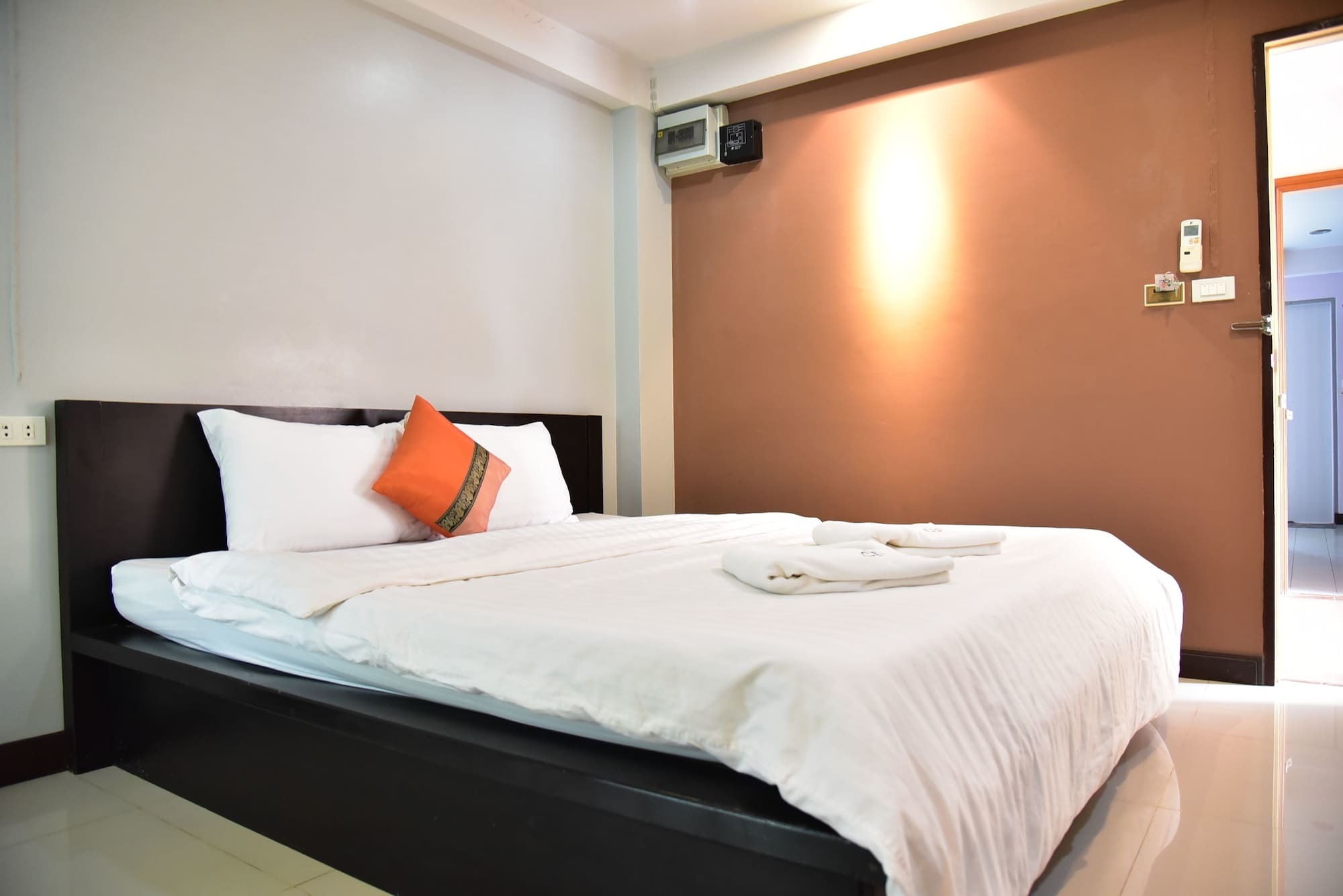 Palm Ville Pass Up Mansion Chonburi Bagian luar foto